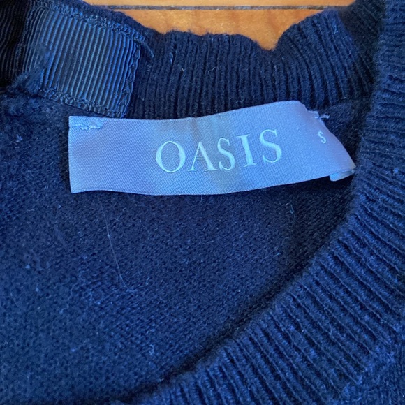 Oasis Small black embroidered sweater - Picture 2 of 6